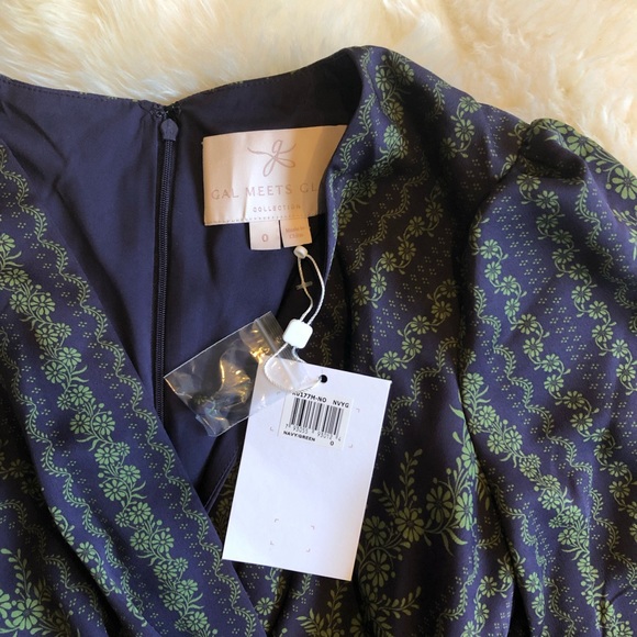 Gal Meets Glam Jocelyn Border Print Faux Wrap Dres - Picture 4 of 6